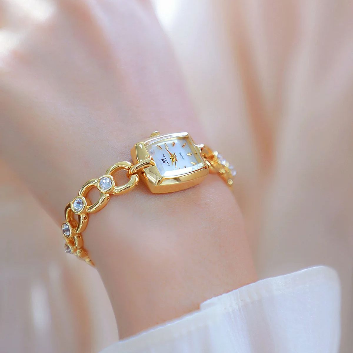 Jam Tangan UTHAI untuk Wanita  - Luxury Watch And Jewelry Brand ulasan dan harga
